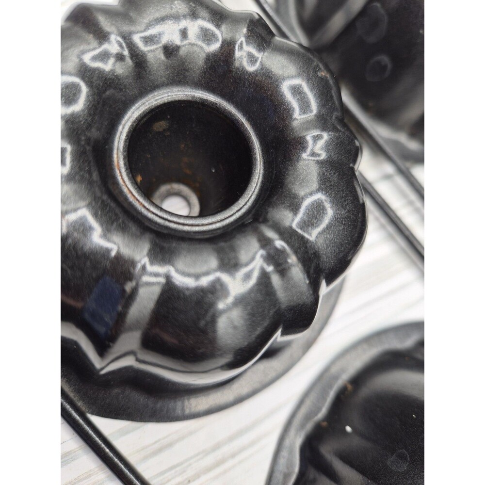 Norpro Mini Fluted Cake Pan Non-Stick 6 Linking Pans Bakeware Mold Round - Picture 3 of 9